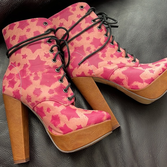JF Pink Star Booties - Picture 7 of 9